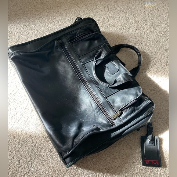 Tumi Classic Black Leather Briefcase/ Carry On Travel Bag - Picture 2 of 12